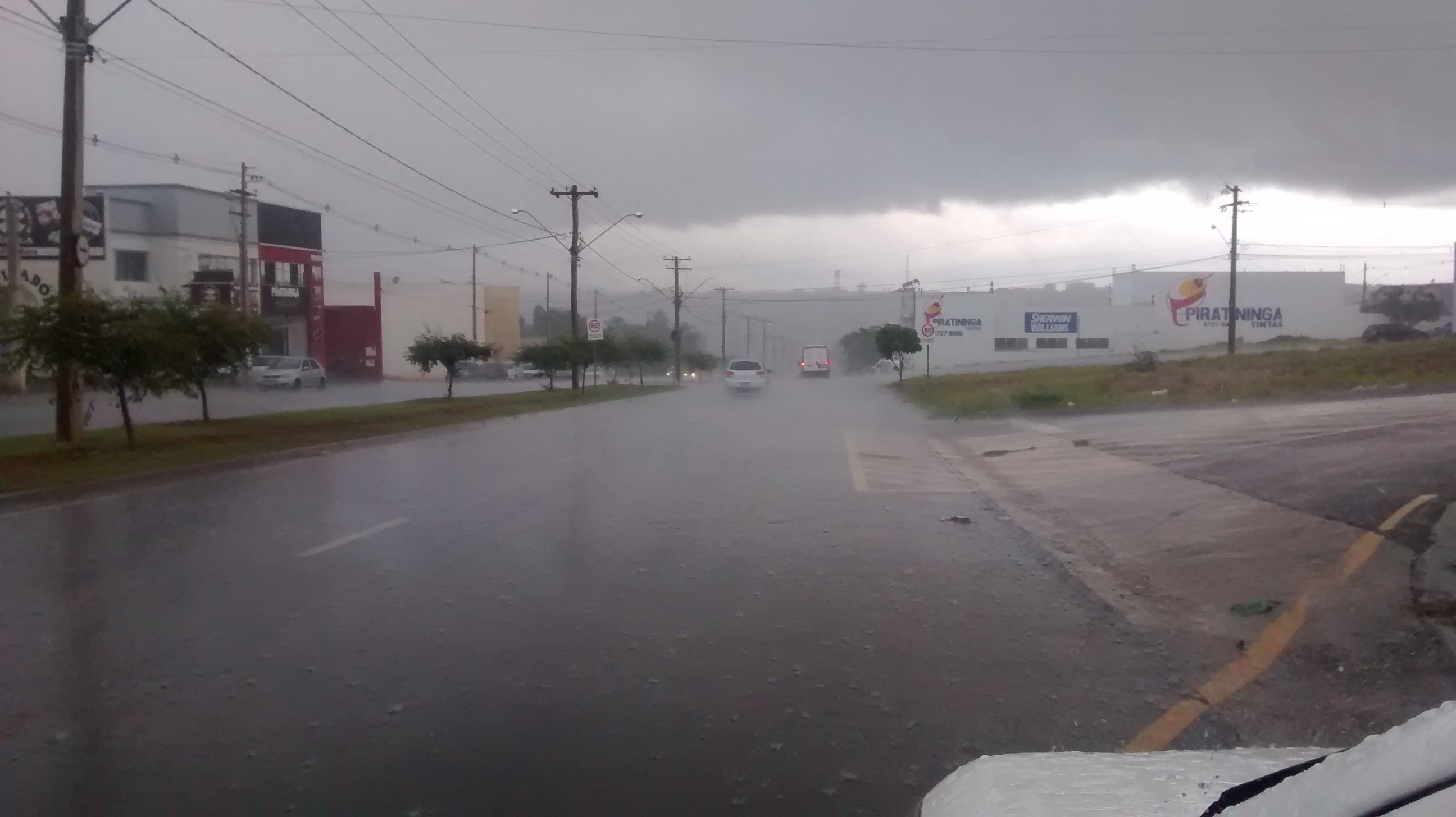 F 2.4
1/264
ISO 125
4 mm
Motorola
XT1033
Chuva pode ter causado nova queda de energia em Franca (Foto: Jornal da Franca)